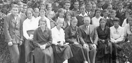 Profesor Wincenty Frączek z uczniami Gimnazjum im. Tadeusza Kościuszki w Myślenicach 1937 rok