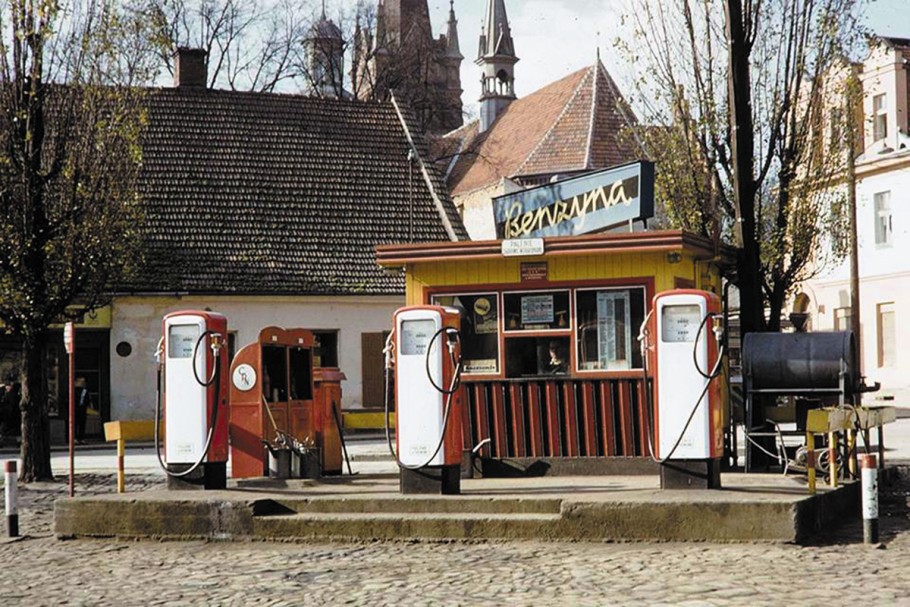 Zmodernizowana myślenicka stacja paliw z końca lat 60