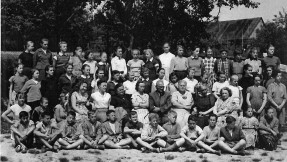 Myślenice, rok 1958, uczniowie szkoły żeńskiej