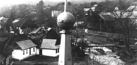 Widok z wieży kościoła parafialnego N.N.M.P. w Myślenicach 