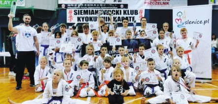 Grad medali dla Myślenickiej Akademii Karate „Byakko” na rozpoczęcie sezonu