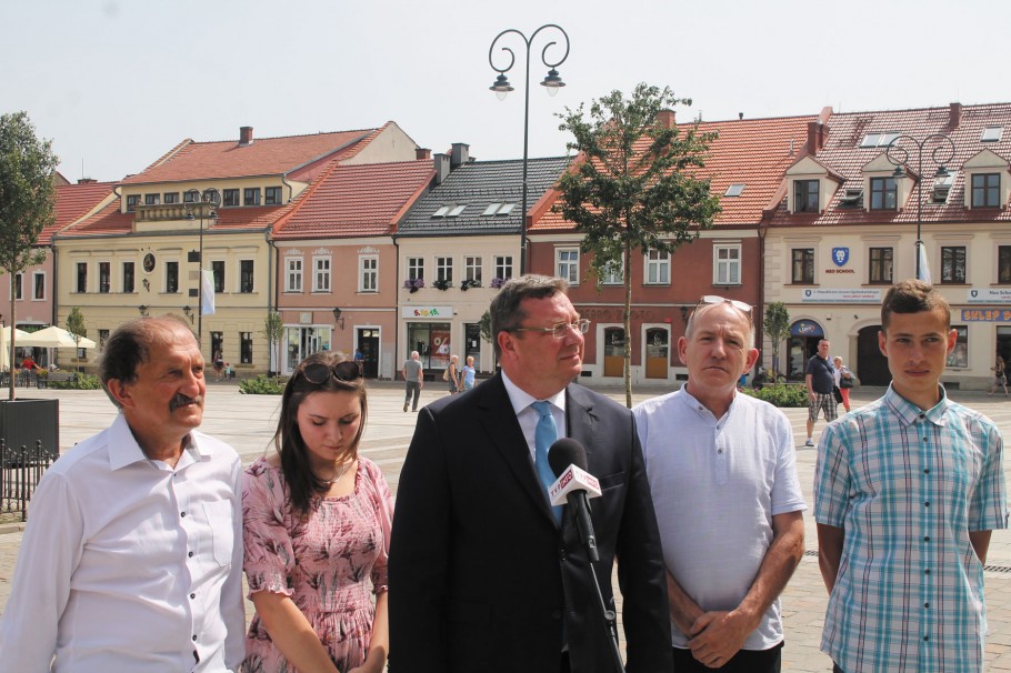 Konferencja prasowa ministra Wójcika na temat inicjatywy “W obronie chrześcijan”