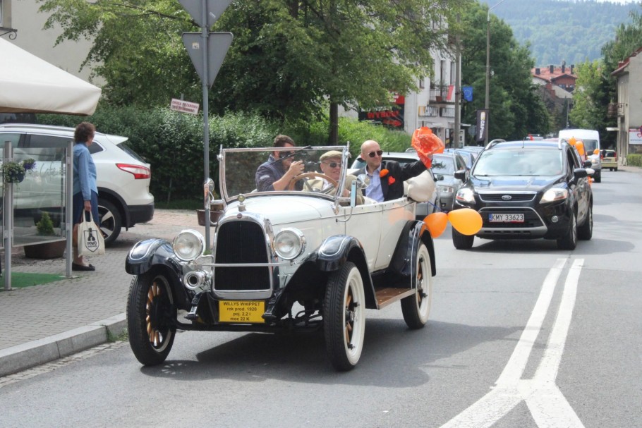 Przejazd Godności ulicami Myślenic i piknik przy OREW-ie