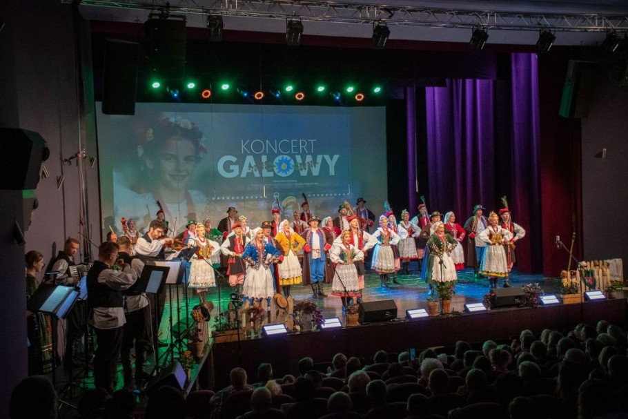 Koncert galowy Zespołu Pieśni i Tańca Ziemia Myślenicka